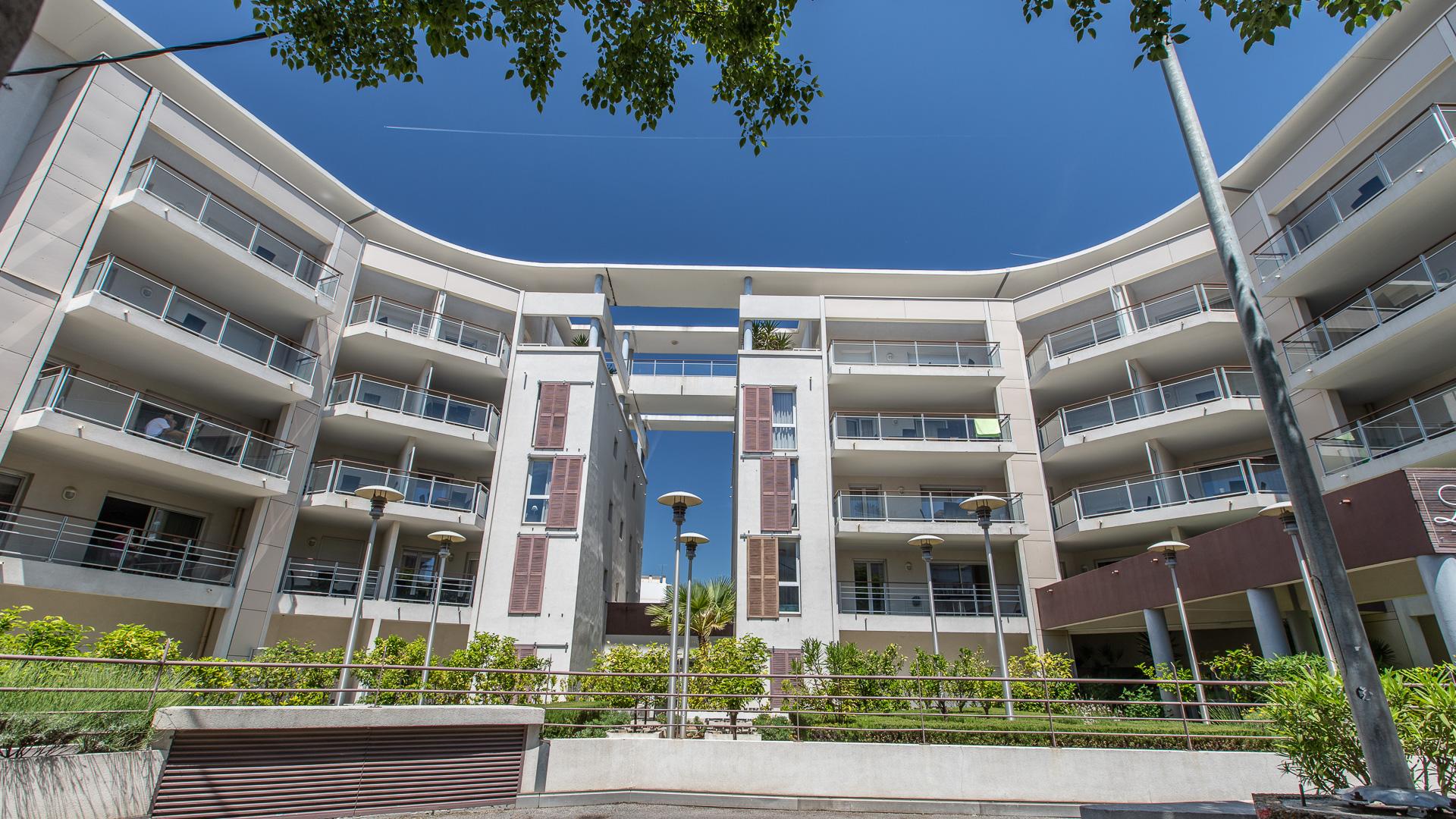 Vacanceole - Residence Le Crystal Cagnes-sur-Mer Exterior photo